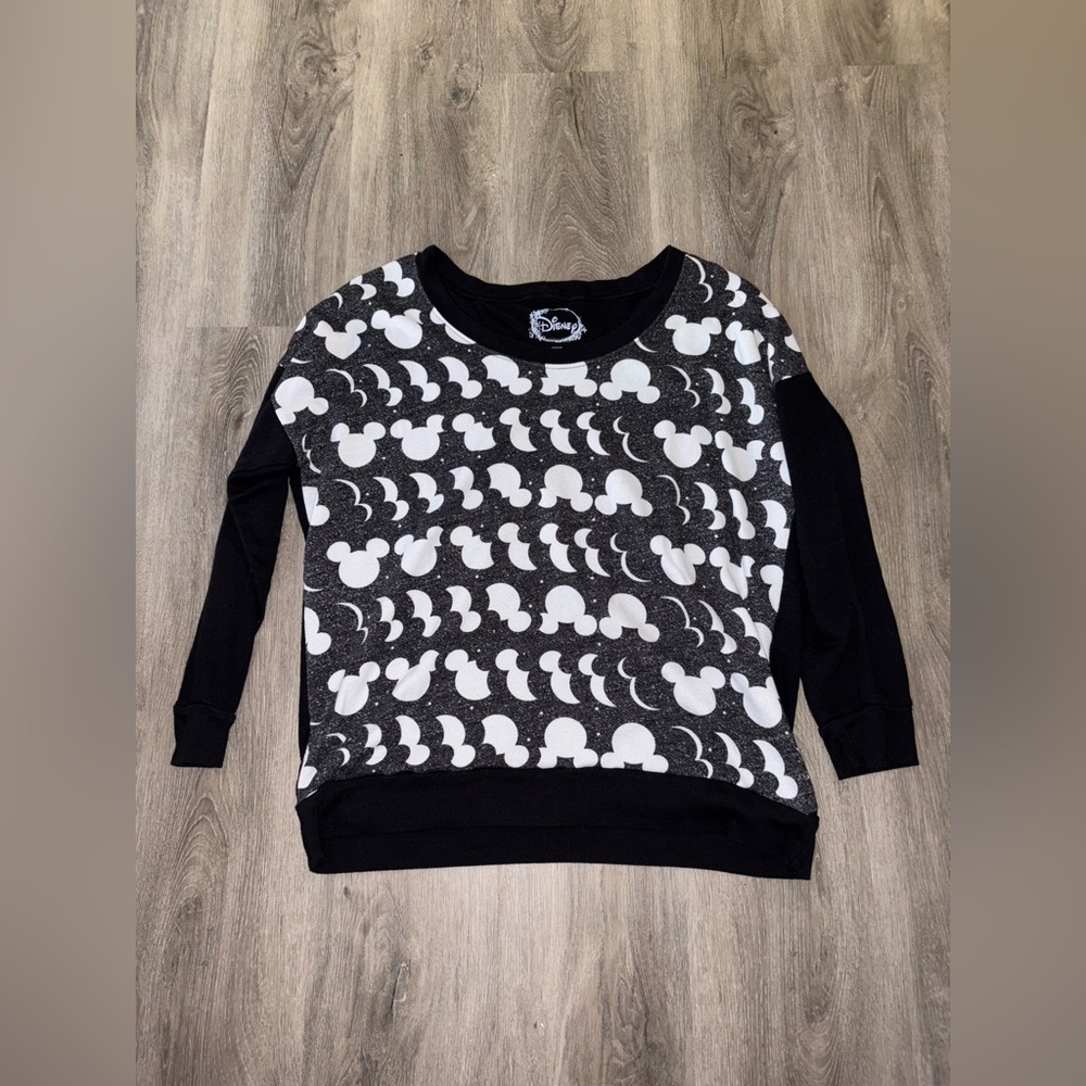 Disney • Black Mickey Sweater